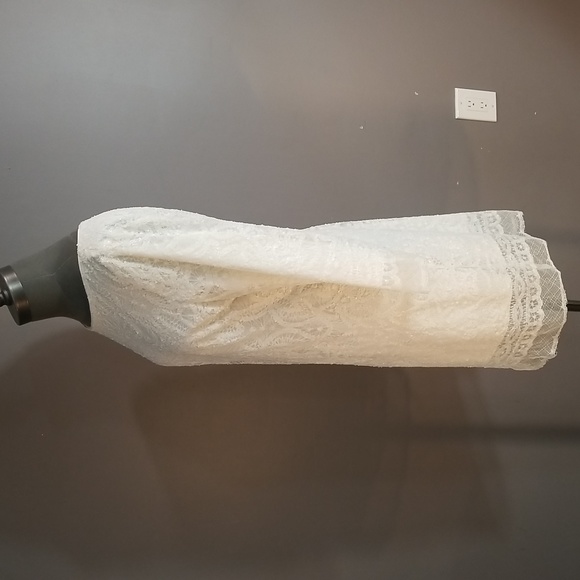 Elie Tahari size 14 white unique lace sequin lace dress. Beautifully lined - Picture 3 of 17